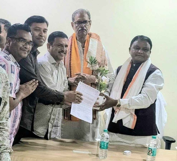 ମୁଖ୍ୟମନ୍ତ୍ରୀଙ୍କୁ ଭେଟିଲେ ଆଉଟ ସୋରର୍ସିଂ ସଂଘ