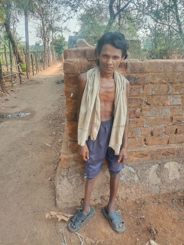 ଭିନ୍ନକ୍ଷମ ହେମରାଜ ଙ୍କୁ ମିଳୁନି ଭିନ୍ନକ୍ଷମ ପ୍ରମାଣପତ୍ର  ସରକାରୀ ଅଧିକାରୀଙ୍କ ଦାୟିତ୍ବହୀନତାକୁ ନେଇ ଅସନ୍ତୋଷ