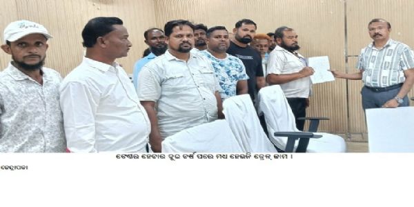 ଘରୁ ବାହାରି ପାରୁନାହାଁନ୍ତି ଗ୍ରାମବାସୀ