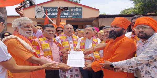 ଗୋ ସମ୍ମାନ ଆହ୍ଵାନ ଦେଇ ବିଶାଳ ଶୋଭାଯାତ୍ରା