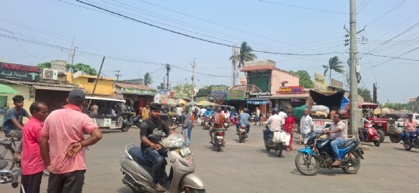 ଷ୍ଟେସନ ଓ ଜିଲ୍ଲା ସ୍ଲୁଲ ଛକ ରାସ୍ତା ହେଉନାହିଁ ଓସାର ମହାନଗର ନିଗମ ଅଧିକାରୀ ନିରବଦ୍ରଷ୍ଟା