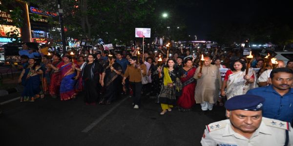 ମହିଳା ସଂରକ୍ଷଣ ବିଲ୍ କାଟ୍ ଖାଇବା ପ୍ରସଙ୍ଗରେ ବିଜେପିର ବିଶାଳ ମହିଳା ଆକ୍ରୋଶ ମଶାଲ ଶୋଭାଯାତ୍ରା