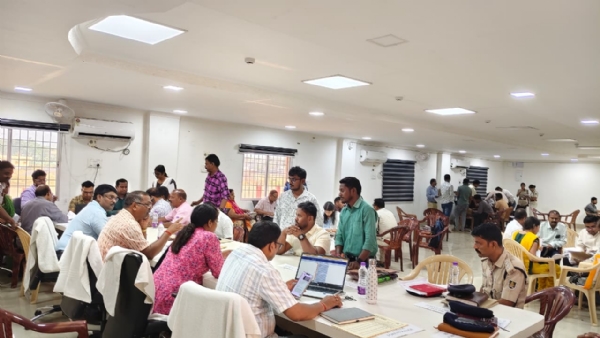 ଜିଲ୍ଲାପାଳଙ୍କ ଦୂରଦୃଷ୍ଟି: କାଗଜପତ୍ର ଜଟିଳତା ଦୂର କରି ଶିକ୍ଷାନୁଷ୍ଠାନକୁ ସୁରକ୍ଷିତ କରିବ ମାଲକାନଗିରି ପ୍ରଶାସନ*  *୧୦୫୦ ସରକାରୀ