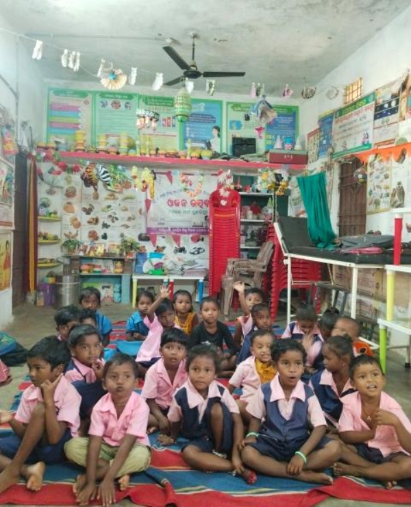 କୋମଳମତି ଅଙ୍ଗନବାଡି ପିଲାଙ୍କୁ  ଗ୍ରୀଷ୍ମପ୍ରବାହ ଛୁଟି ନାହିଁ