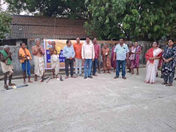 ଭାରତ ବିକାଶ ପରିଷଦ ପକ୍ଷରୁ  ନାରାୟଣ କୁଷ୍ଟାଶ୍ରମ ରେ  ଛତା ବଣ୍ଟନ