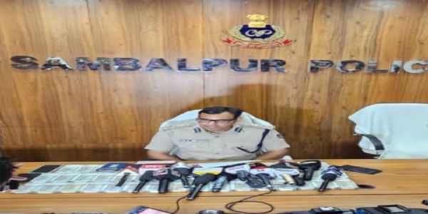 ସମ୍ବଲପୁର ଅବକାରୀ ବିଭାଗରେ କୋଟି କୋଟି ଟଙ୍କାର ଠକେଇ ମାମଲା : ଅବସରପ୍ରାପ୍ତ ଏଏସଆଇ ଓ କନିଷ୍ଠ କିରାଣି ଗିରଫ