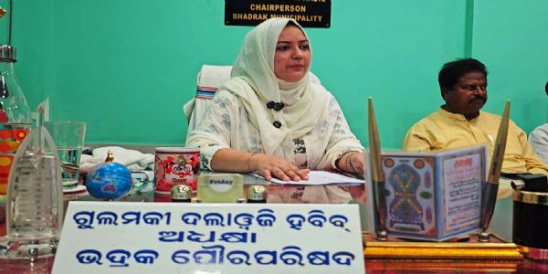 ୪ ବର୍ଷର ରିପୋର୍ଟ କାର୍ଡ ପ୍ରଦାନ କଲେ ଭଦ୍ରକ ପୌରାଧ୍ୟକ୍ଷା, ରାଜନୈତିକ ଆକ୍ରୋଶରୁ ବିକାଶରେ ବାଧା