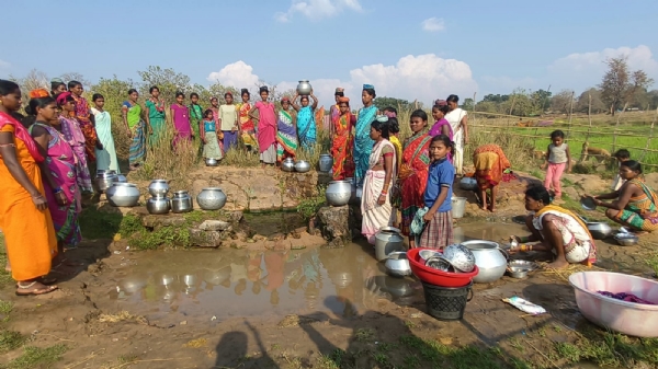 ଆଜି ବି ଶୋଷ ମେଣ୍ଟାଉଛି ଛୁଆଁ ପାଣି, ଢହଳବିକଳ ପୂଜାରୀପୁଟ ଗ୍ରାମବାସୀ