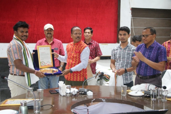 Adhikari mananku sanardhit