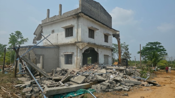 ମୋଟୁ ବାରିବାଞ୍ଛାରେ ବଡ଼ ଧରଣର ଜବର ଦଖଲ ଉଚ୍ଛେଦ ଅଭିଯାନ,୨୨ ଏକରରୁ ଅଧିକ ଜଙ୍ଗଲ ମୋଟୁ ବାରିବାଞ୍ଛାରେ ବଡ଼ ଧରଣର ଜବର ଦଖଲ ଉଚ୍ଛେଦ ଅଭିଯାନ,୨୨ ଏକରରୁ ଅଧିକ ଜଙ୍ଗଲ