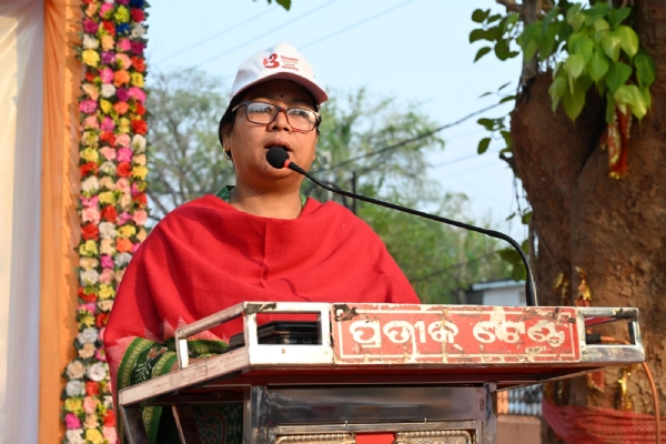 ଓଡ଼ିଆ ପକ୍ଷରେ ପାଳନ ଅବସରରେ ସୁବର୍ଣ୍ଣପୁରରେ ଐତିହାସିକ ଗଣ ଦୌଡ ଆୟୋଜିତ ।