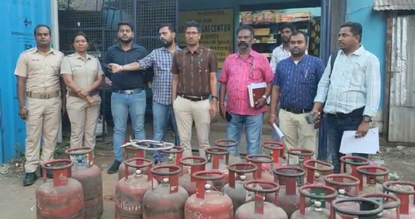 ମେଳୁ ନାହିଁ ଗ୍ୟାସ ସିଲିଣ୍ଡର, ହାତବାନ୍ଧି ବସିଛନ୍ତି ଜଳଖିଆ ଦୋକାନୀ ସମସ୍ୟା ଭୋଗୁଛନ୍ତି ଗ୍ରାହକ