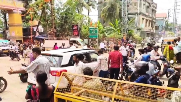 BUS DRIVER & FALA DOKAN GANDAGOLA