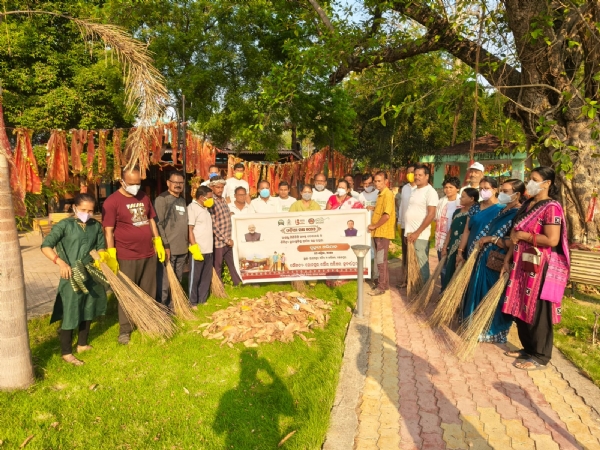 ଓଡ଼ିଆ ପକ୍ଷରେ ଦେବାଳୟ ଏବଂ ଐତିହ ସ୍ଥଳୀ ଗୁଡ଼ିକରେ ପୌର ପରିଷଦ, ସୋନପୁର ଦ୍ୱାରା ସ୍ୱଚ୍ଛତା ଅଭିଯାନ |