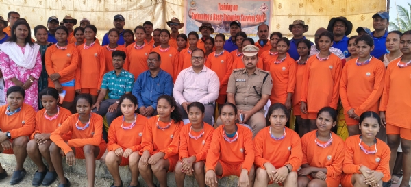 ବଣ୍ଡାବାକୁଲି ବନ୍ଧଠାରେ ବାଳିକାମାନଙ୍କୁ ସନ୍ତରଣ ଓ ଜୀବନ ରକ୍ଷା କୌଶଳ ପ୍ରଶିକ୍ଷଣ,ଉଦ୍ଘାଟନ କଲେ ଜିଲ୍ଲାପାଳ