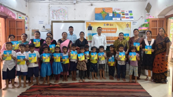 ଓଡ଼ିଆ ପକ୍ଷ ଅବସରରେ ଶିଶୁ କଥା ଦିବସ  ଶିଶୁ ମାନଙ୍କ ଭାଷା ଓ ଚିନ୍ତନ ଶକ୍ତି କୁ ଉନ୍ନତ କରିବା ଆମର ପ୍ରଥମ କର୍ତ୍ତବ୍ୟ