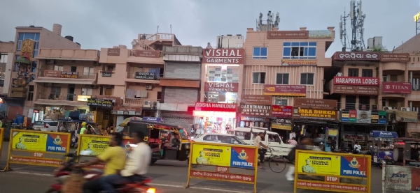 ବଡଦାଣ୍ଡରେ ମିଳୁନି ପର୍ଯ୍ୟଟକଙ୍କୁ ଜଳଖିଆ ତୀର୍ଥଯାତ୍ରୀ, ପର୍ଯ୍ୟଟକ ଓ ଭକ୍ତ ହନ୍ତସନ୍ତ