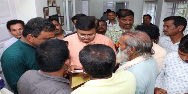 ଲୋକଙ୍କ ଅଭିଯୋଗ ଶୁଣିଲେ ପୃଥ୍ୱୀରାଜ ହରିଚନ୍ଦନ