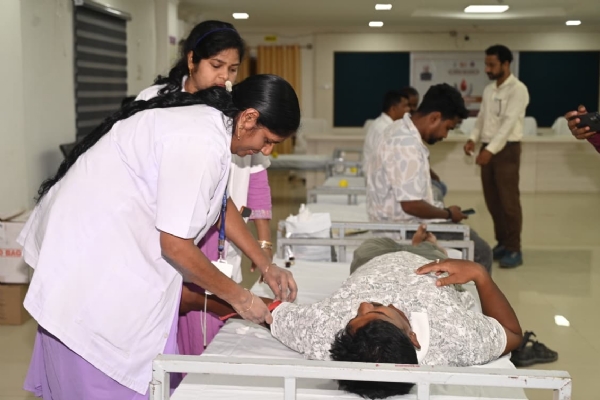 ମାଲକାନଗିରିରେ ଓଡ଼ିଆ ପକ୍ଷ - ୨୦୨୬ ଅବସରରେ ରକ୍ତଦାନ ଶିବିର : ବିଧାୟକ ଓ ଜିଲ୍ଲାପାଳଙ୍କ ସମେତ ବହୁ ବରିଷ୍ଠ ଅଧିକାରୀ ସାମିଲ ମାଲକାନଗିରିରେ ଓଡ଼ିଆ ପକ୍ଷ - ୨୦୨୬ ଅବସରରେ ରକ୍ତଦାନ ଶିବିର : ବିଧାୟକ ଓ ଜିଲ୍ଲାପାଳଙ୍କ ସମେତ ବହୁ ବରିଷ୍ଠ ଅଧିକାରୀ ସାମିଲ