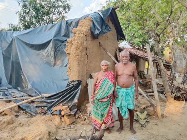 ସରକାରଙ୍କ ଆବାସ ଯୋଜନାର ସୁଫଳ ପାଉଛି କିଏ ?   ବହୁ ସ୍ଵଛଳଙ୍କୁ ସୁଫଳ ମିଳୁଥିବା ବେଳେ ପ୍ରକୃତ ହିତାଧିକାରୀ ହତାଶ