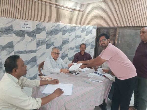 ଟିଟିଲାଗଡ ବଣିକ ସଂଘର ନୂତନ କର୍ମକର୍ତ୍ତା ନିର୍ବାଚନ ପାଇଁ ନାମାଙ୍କନ ଦାଖଲ
