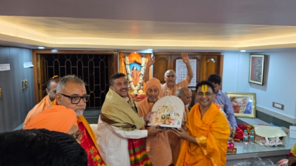ଶ୍ରୀମନ୍ଦିର ରେ ଚତୃର୍ଦ୍ଧାମୂର୍ତ୍ତି ଙ୍କ ଦର୍ଶନ ପାଇଁ ପଶ୍ଚିମବଙ୍ଗ ମୁଖ୍ୟମନ୍ତ୍ରୀଙ୍କୁ ନିମନ୍ତ୍ରଣ କଲେ ଦଇତାପତି ଭବାନୀ ପ୍ରସାଦ