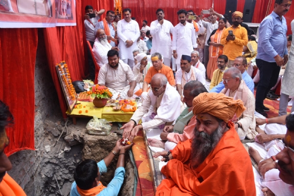 चंपत राय व संघ के अन्य वरिष्ठ पदाधिकारी