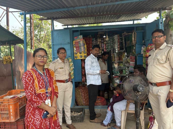 ସୁବର୍ଣ୍ଣପୁର ମେଡିକାଲ୍ ଓ ସୋନପୁର ବ୍ଳକ ଅଞ୍ଚଳ ରେ ତମାଖୁ ଜାତୀୟ ଦ୍ରବ୍ୟ ର ବ୍ୟବହାର ଓ ବିକ୍ରୟ ନିଷିଦ୍ଧ ପାଇଁ ଚଢ଼ାଉ ଓ ଜରିମାନା ସୁବର୍ଣ୍ଣପୁର ମେଡିକାଲ୍ ଓ ସୋନପୁର ବ୍ଳକ ଅଞ୍ଚଳ ରେ ତମାଖୁ ଜାତୀୟ ଦ୍ରବ୍ୟ ର ବ୍ୟବହାର ଓ ବିକ୍ରୟ ନିଷିଦ୍ଧ ପାଇଁ ଚଢ଼ାଉ ଓ ଜରିମାନା