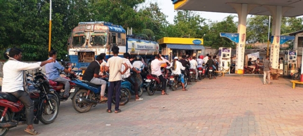 100 TANKA RE PETROL, JANA ASTONSTH