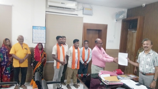 ---------------ମନ୍ଦିର ଭଙ୍ଗା ଯାଇ ବାଲି ଘାଟକୁ ରାସ୍ତା ପ୍ରସ୍ତାବକୁ ବିରୋଧ ଶତାଧିକ ଗ୍ରାମ ---------------ମନ୍ଦିର ଭଙ୍ଗା ଯାଇ ବାଲି ଘାଟକୁ ରାସ୍ତା ପ୍ରସ୍ତାବକୁ ବିରୋଧ ଶତାଧିକ ଗ୍ରାମ