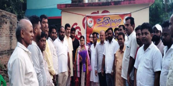 ବିଜେପି ପକ୍ଷରୁ ଅର୍ଥନୀତିରେ ଟପ୍ପର ଛାତ୍ରୀ ଇତିପୁଷ୍ପାଙ୍କୁ ସମ୍ବର୍ଦ୍ଧନା