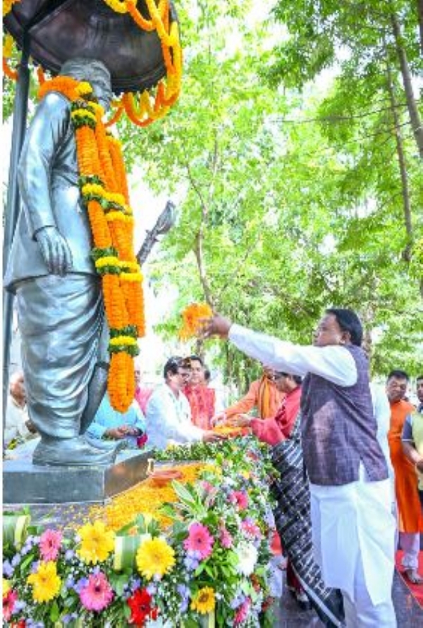 ଧରଣୀଧର ନାଏକ