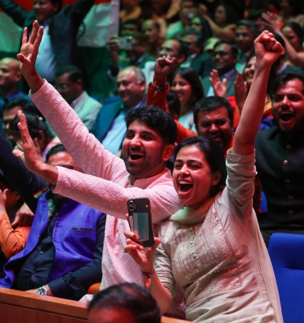 प्रधानमंत्री नरेन्द्र मोदी नीदरलैंड में भारतीय समुदाय के बीच। फोटो - @नरेन्द्र मोदी (एक्स हैंडल)