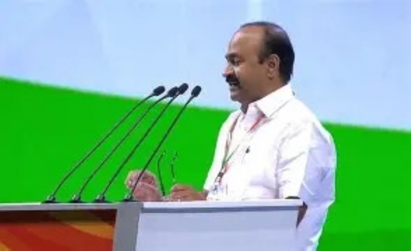 वीडी सतीशन की फाइल फोटो वीडी सतीशन की फाइल फोटो