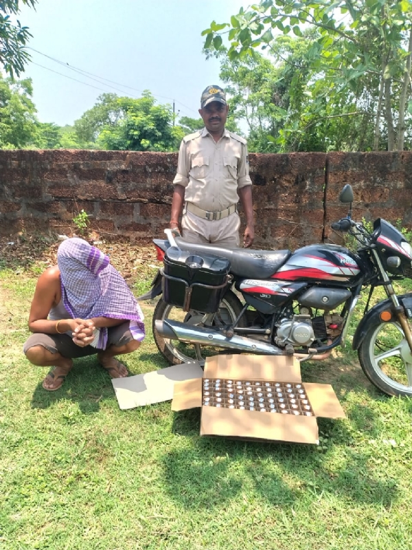 ମଦ ସହ ବାଇକ ଜବତ ମଦ ସହ ବାଇକ ଜବତ