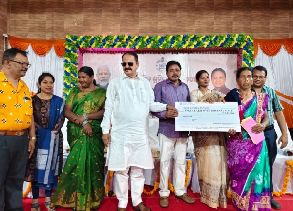 ଜିଲ୍ଲା  ପ୍ରଶାସନ ଓ ଜିଲ୍ଲା ଶ୍ରମ  ବିଭାଗ ପକ୍ଷର ଅIନ୍ତର୍ଜାତିକ ଶ୍ରମିକ ଦିବସ ପାଳନ