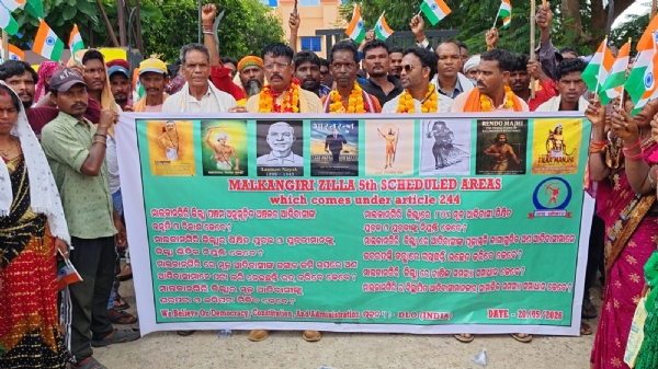 ୧୭ ଦଫା ଦାବି ନେଇ ହାତରେ ପାରମ୍ପରିକ ଅସ୍ତ୍ର, ରାଜପଥରେ ଗର୍ଜିଲେ