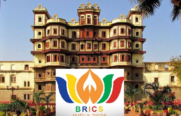 ब्रिक्स के लोगों के साथ इंदौर का राजवाड़ा ब्रिक्स के लोगों के साथ इंदौर का राजवाड़ा