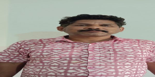 ଭିଜିଲାନ୍ସ ଜାଲରେ ଟିଟିଲାଗଡ଼ ଏଆରସିଏସ ଅଫିସ୍ର ସିନିୟର୍ ଆସିଷ୍ଟାଂଟ ଓ ପିଅନ ବକେୟା ଦରମା କରାଇ ଦେବାକୁ ନେଉଥିଲେ ଲାଂଚ