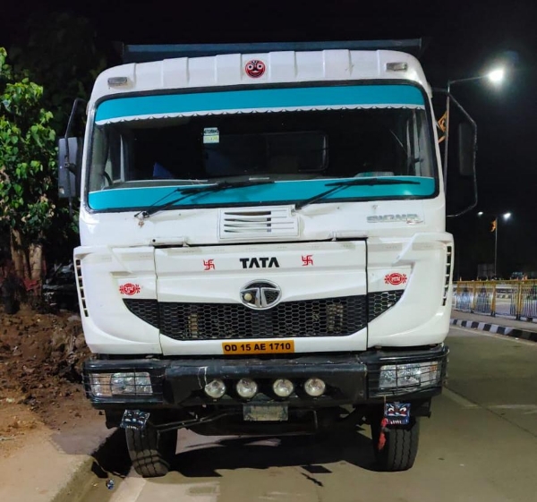 ସମ୍ବଲପୁର ପୋଲିସକୁ ମିଳିଲା ବଡ଼ ସଫଳତା : ୨୬୦ କେଜି ଗଞ୍ଜେଇ ସହ ରିଭଲଭର ଓ ୫ ରାଉଣ୍ଡ ଗୁଳି ଜବତ, ଜଣେ ଗିରଫ ସମ୍ବଲପୁର ପୋଲିସକୁ ମିଳିଲା ବଡ଼ ସଫଳତା : ୨୬୦ କେଜି ଗଞ୍ଜେଇ ସହ ରିଭଲଭର ଓ ୫ ରାଉଣ୍ଡ ଗୁଳି ଜବତ, ଜଣେ ଗିରଫ