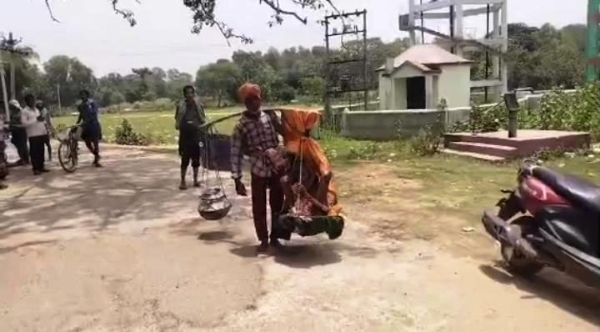 82 YEARS MAA KU BHARARE BOHILE PUA