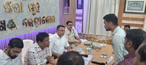 ରେଢ଼ାଖୋଲ ବ୍ଲକରେ ଜନ ଅଭିଯୋଗ ଶୁଣାଣି ରେଢ଼ାଖୋଲ ବ୍ଲକରେ ଜନ ଅଭିଯୋଗ ଶୁଣାଣି