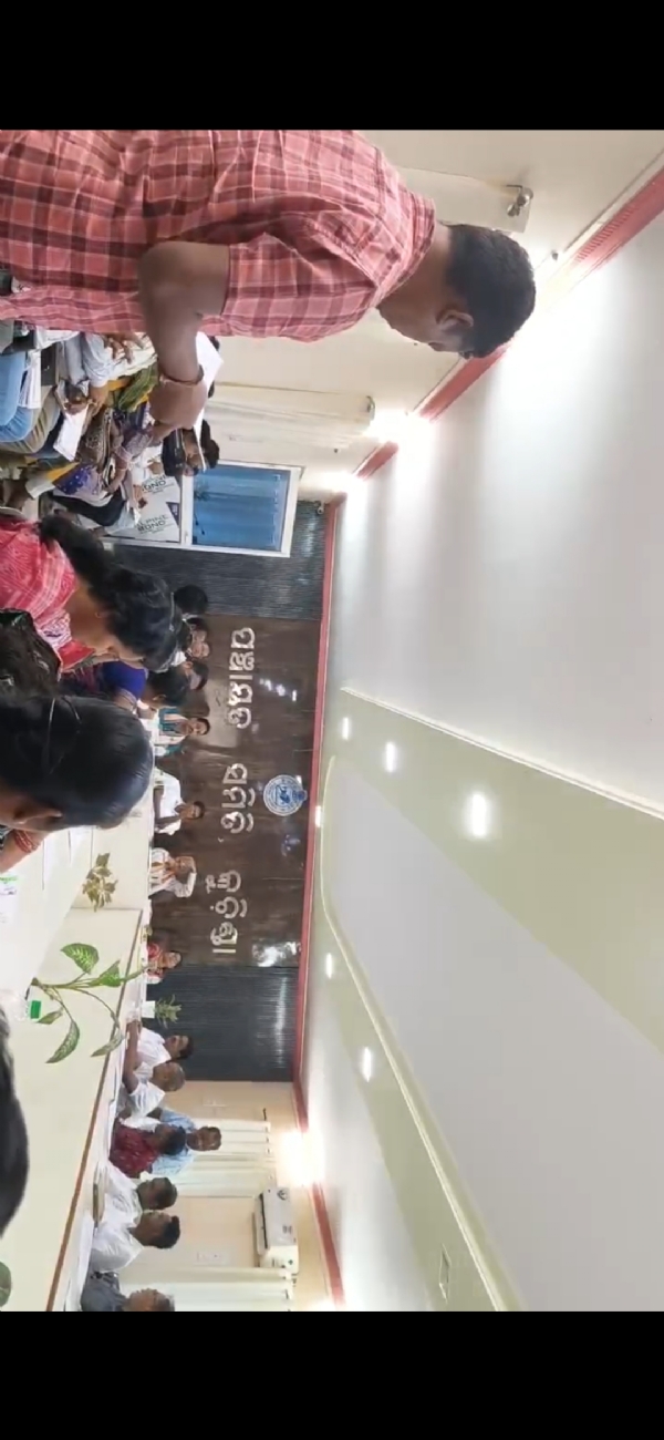 ଆଞ୍ଚଳିକ ସମସ୍ଯାର ଅଭିଯୋଗ ବେଳେ ଭିଡ଼ିଓ ଉତ୍ତୋଳନ ପାଇଁ ବିଡିଓଙ୍କ କଟକଣା ଆଞ୍ଚଳିକ ସମସ୍ଯାର ଅଭିଯୋଗ ବେଳେ ଭିଡ଼ିଓ ଉତ୍ତୋଳନ ପାଇଁ ବିଡିଓଙ୍କ କଟକଣା