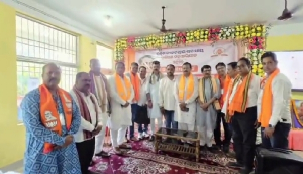 ଜିଲ୍ଲାର ପୁର୍ବତନ ସଭାପତିଙ୍କୁ ଦୁର୍ବ୍ୟବହାର ନେଇ ବିଜେପି ପ୍ରଶିକ୍ଷଣ ଶିବିରରେ ଅସନ୍ତୋଷ ଜିଲ୍ଲାର ପୁର୍ବତନ ସଭାପତିଙ୍କୁ ଦୁର୍ବ୍ୟବହାର ନେଇ ବିଜେପି ପ୍ରଶିକ୍ଷଣ ଶିବିରରେ ଅସନ୍ତୋଷ