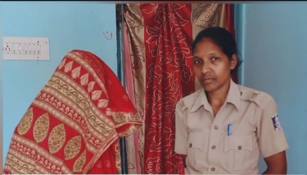 ବେଆଇନ ମଦ ବିକ୍ରୀରେ ଚଢ଼ାଉ, ମହିଳା ଗିରଫ ବେଆଇନ ମଦ ବିକ୍ରୀରେ ଚଢ଼ାଉ, ମହିଳା ଗିରଫ