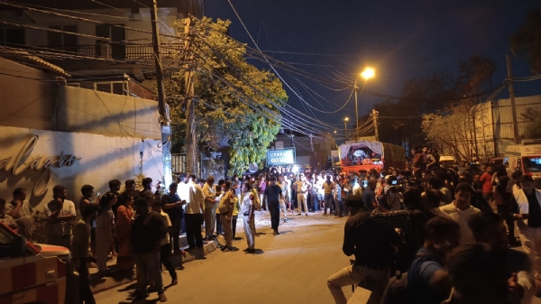इमारत गिरने वाली जगह की फाेटाे