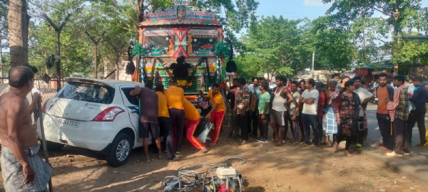 ମର୍ମନ୍ତୁଦ ସଡକ ଦୁର୍ଘଟଣାରେ ବାପା ଓ ୧୧ ମାସର ପୁଅ ମୃତ।ଗୁରୁତର ତିନି ମହିଳା ଓ ଜଣେ ନାବାଳକଙ୍କୁ କୋରାପୁଟ