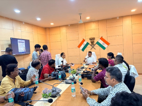ସ୍ୱତନ୍ତ୍ର ସଘନ ସଂଶୋଧନ ୨୦୨୬ ସମ୍ପର୍କରେ ଗଣମାଧ୍ୟମକୁ ସୂଚନା ଦେଲେ ଜିଲ୍ଲାପାଳ ସ୍ୱତନ୍ତ୍ର ସଘନ ସଂଶୋଧନ ୨୦୨୬ ସମ୍ପର୍କରେ ଗଣମାଧ୍ୟମକୁ ସୂଚନା ଦେଲେ ଜିଲ୍ଲାପାଳ
