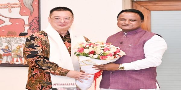 ମୁଖ୍ୟମନ୍ତ୍ରୀଙ୍କୁ ଭେଟିଲେ ସିଙ୍ଗାପୁର ହାଇକମିଶନର