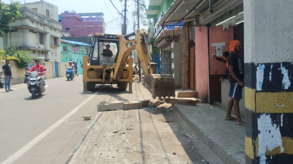 ସମ୍ବଲପୁର ମହାନଗର ନିଗମର ଏନଫୋର୍ସମେଣ୍ଟ ସ୍କ୍ୱାଡ୍ ଏବଂ ପରିମଳ ଟିମ୍ ପକ୍ଷରୁ ସଫେଇ କାର୍ଯ୍ୟକ୍ରମ ସମ୍ବଲପୁର ମହାନଗର ନିଗମର ଏନଫୋର୍ସମେଣ୍ଟ ସ୍କ୍ୱାଡ୍ ଏବଂ ପରିମଳ ଟିମ୍ ପକ୍ଷରୁ ସଫେଇ କାର୍ଯ୍ୟକ୍ରମ
